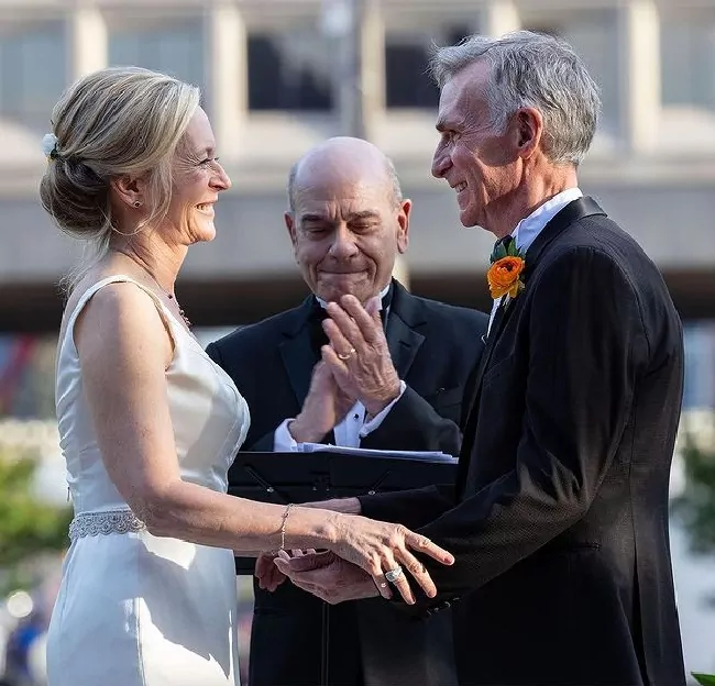 Bill Nye and his wife Liza Mundy during their wedding in late-May 2022